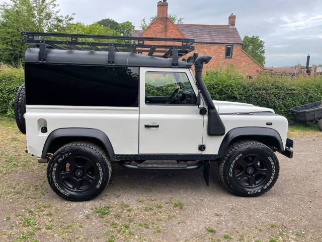 2006 Land Rover Defender 2.5 Hard Top Td5