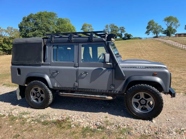 2012 Land Rover Defender Double Cab PickUp TDCi [2.2]